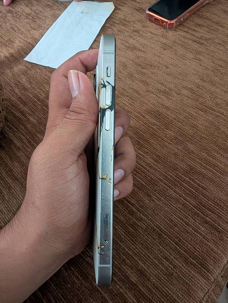 Apple iPhone 12 Pro 3