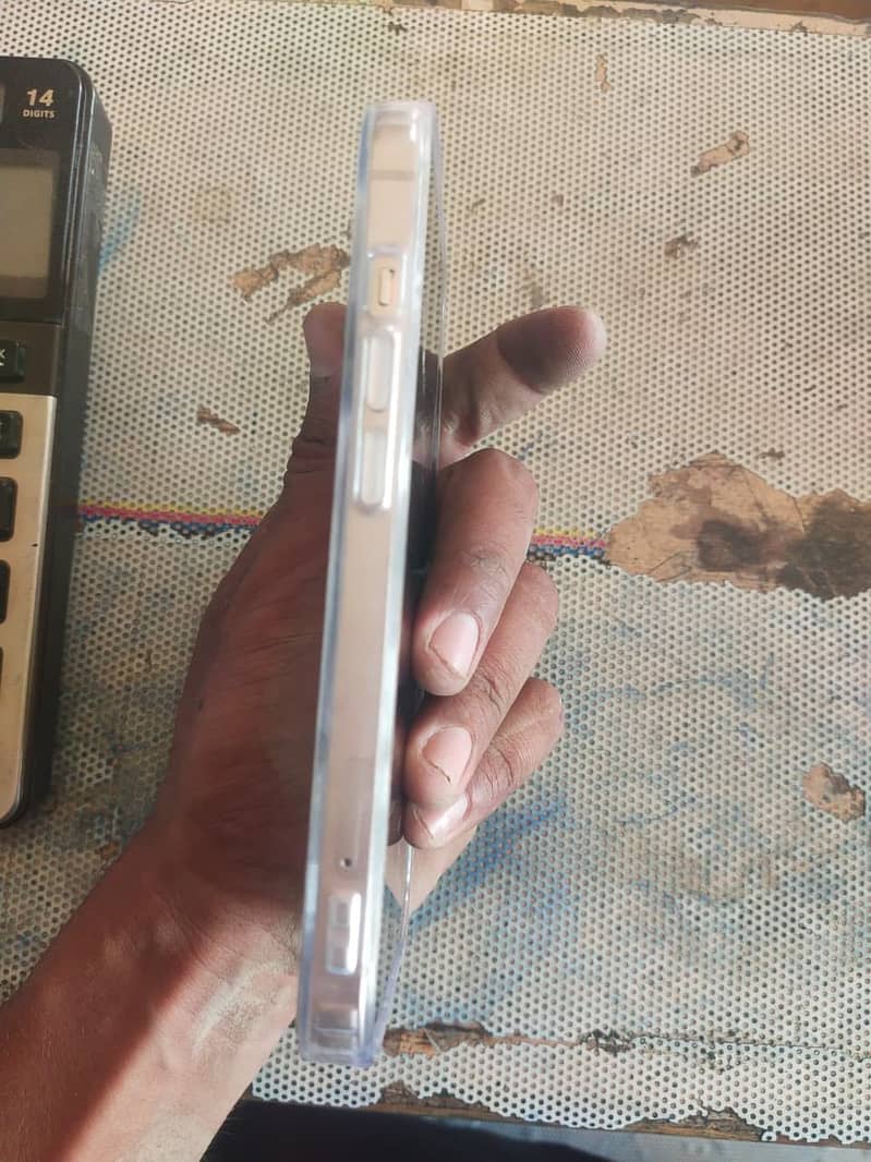 Apple iPhone 13 2