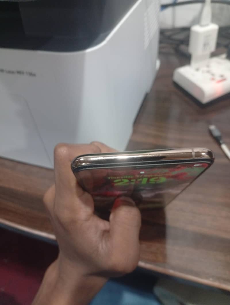 Apple iPhone XS Max 2