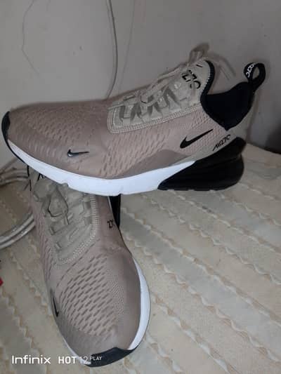 Nike Air Max 270 Original Shoes Size 10.5 to 11