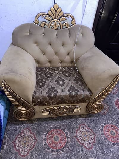 Royal sofa set with table 8 years granty available