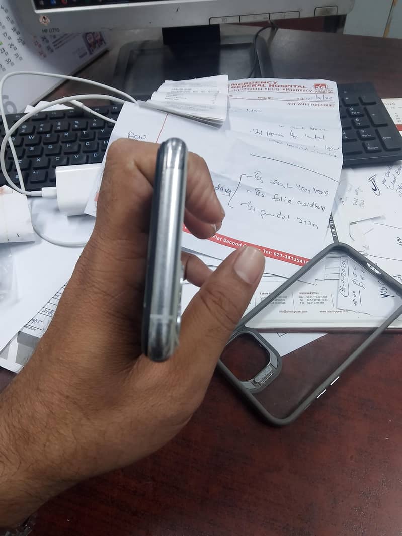 Apple iPhone 11 Pro 2