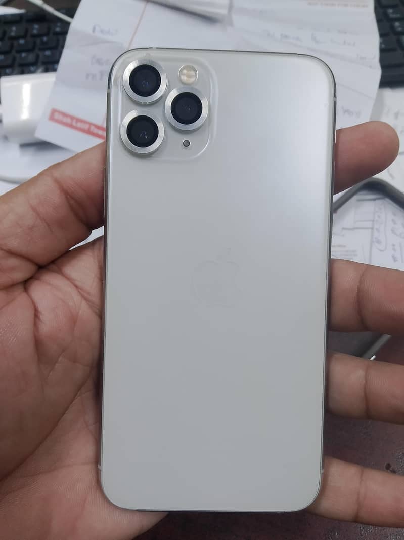 Apple iPhone 11 Pro 3