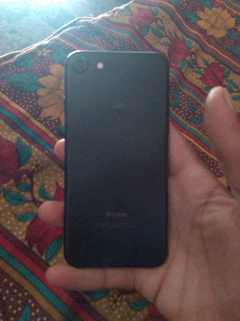 Apple iPhone 7 1