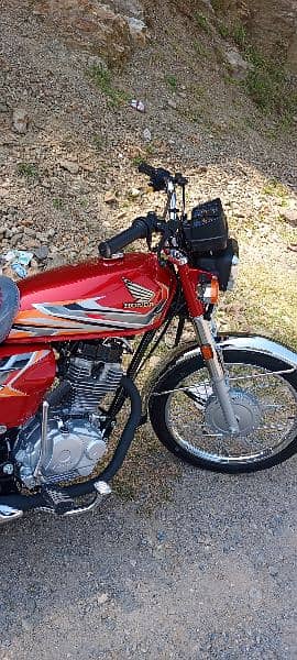 27model open voucher bike available.  Fresh serial ka bike ha 90km chla