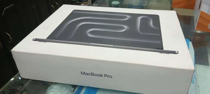Macbook pro m4 | 16 gb| 1TB ssd | 17 cc| 100% bh| with box and all acc