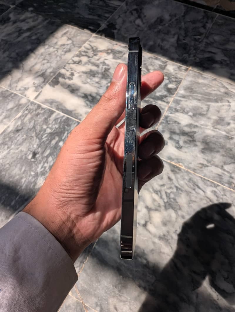 Apple iPhone 12 Pro 1