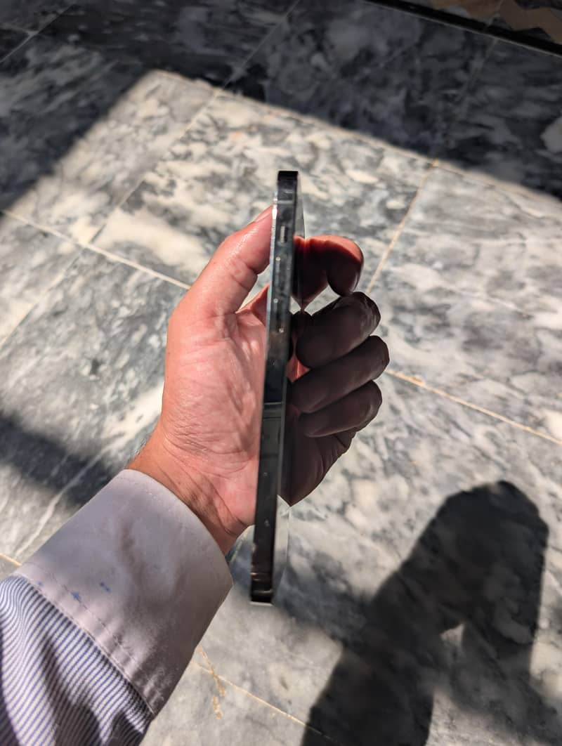 Apple iPhone 12 Pro 2