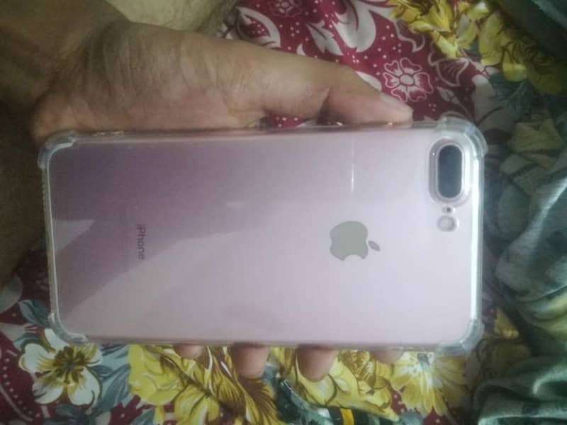 Apple iPhone 7 Plus 0