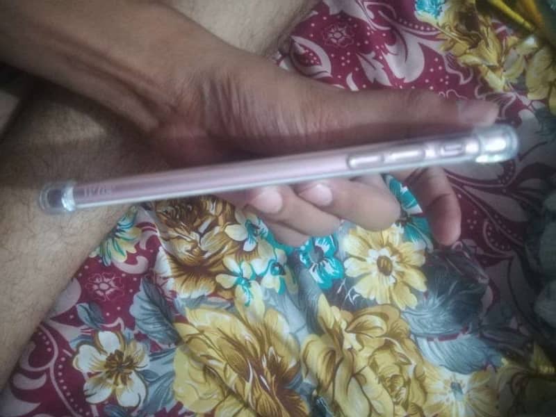 Apple iPhone 7 Plus 3