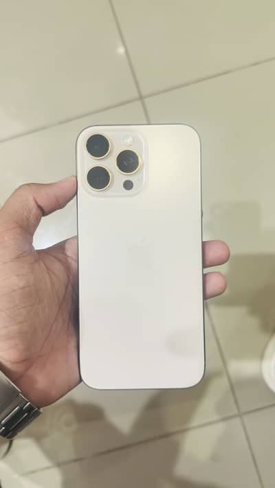 Apple iPhone 16 Pro Max