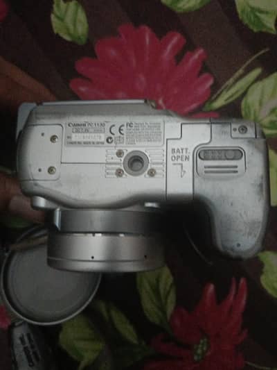 Canon PowerShot S2 IS 5MP Digital Camera – 12x Optical Zoom
