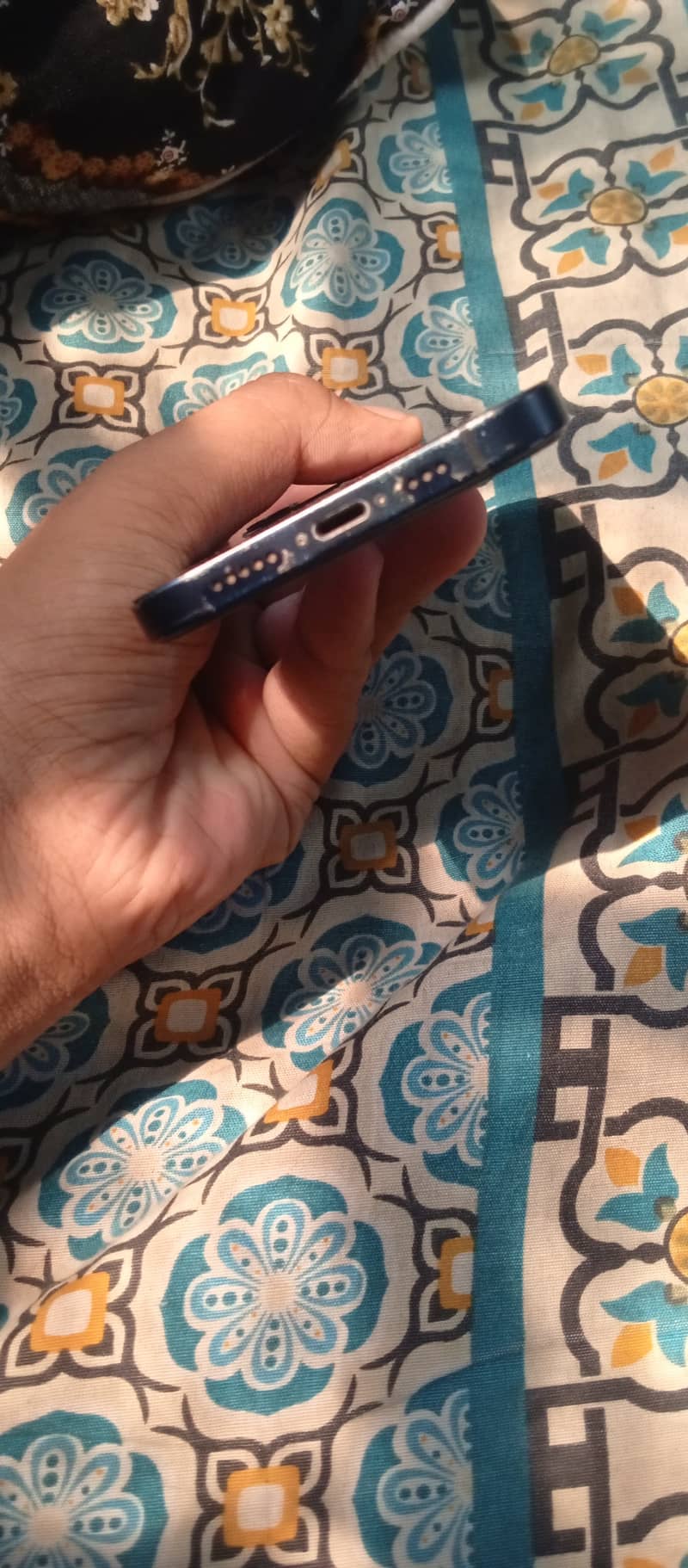 Apple iPhone 12 1