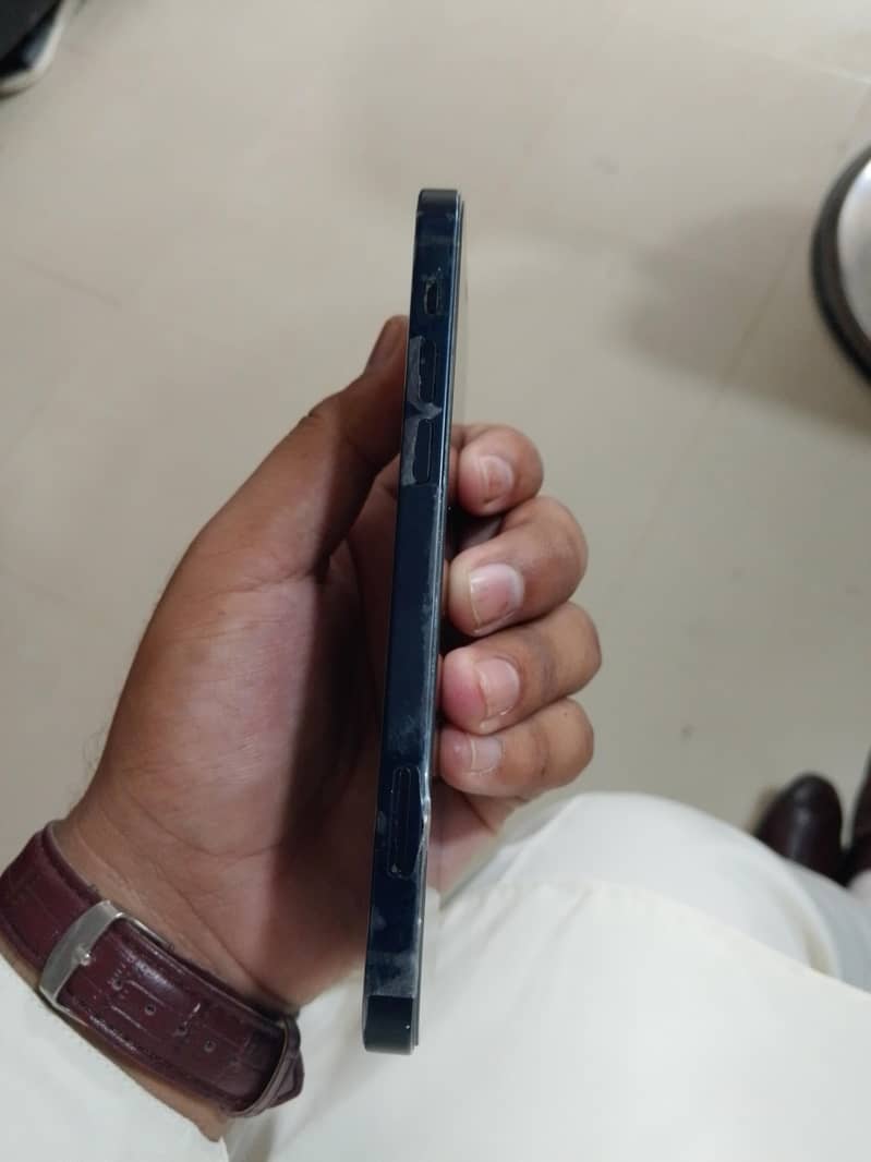 Apple iPhone 12 2
