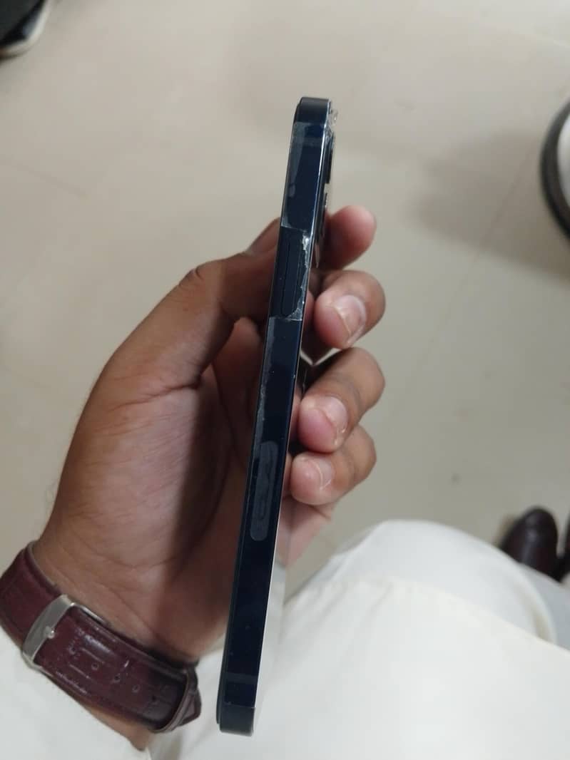 Apple iPhone 12 5