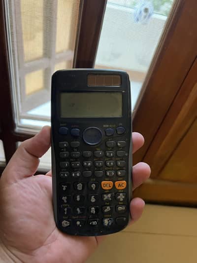 Scientific calculator (fx 991 es)