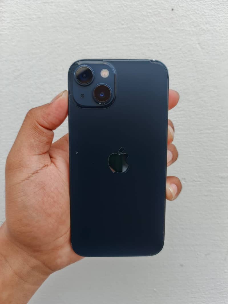 Apple iPhone 13 4