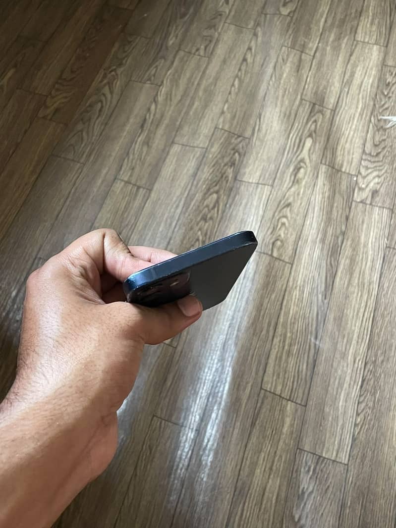 Apple iPhone 12 2