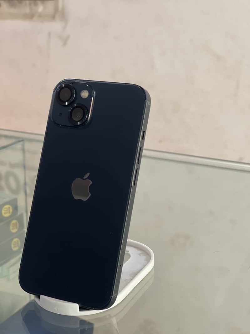 Apple iPhone 13 0