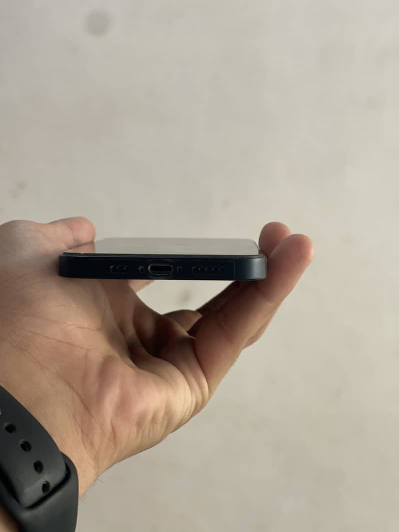 Apple iPhone 13 1