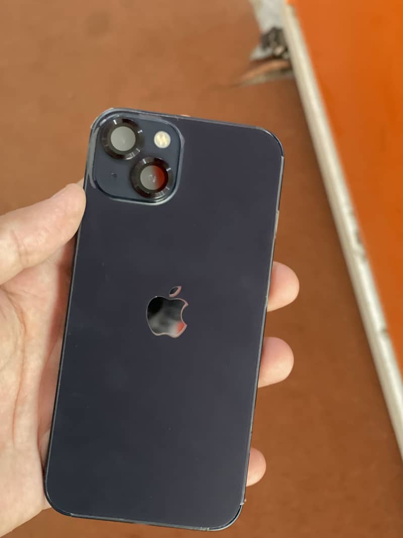 Apple iPhone 13 4