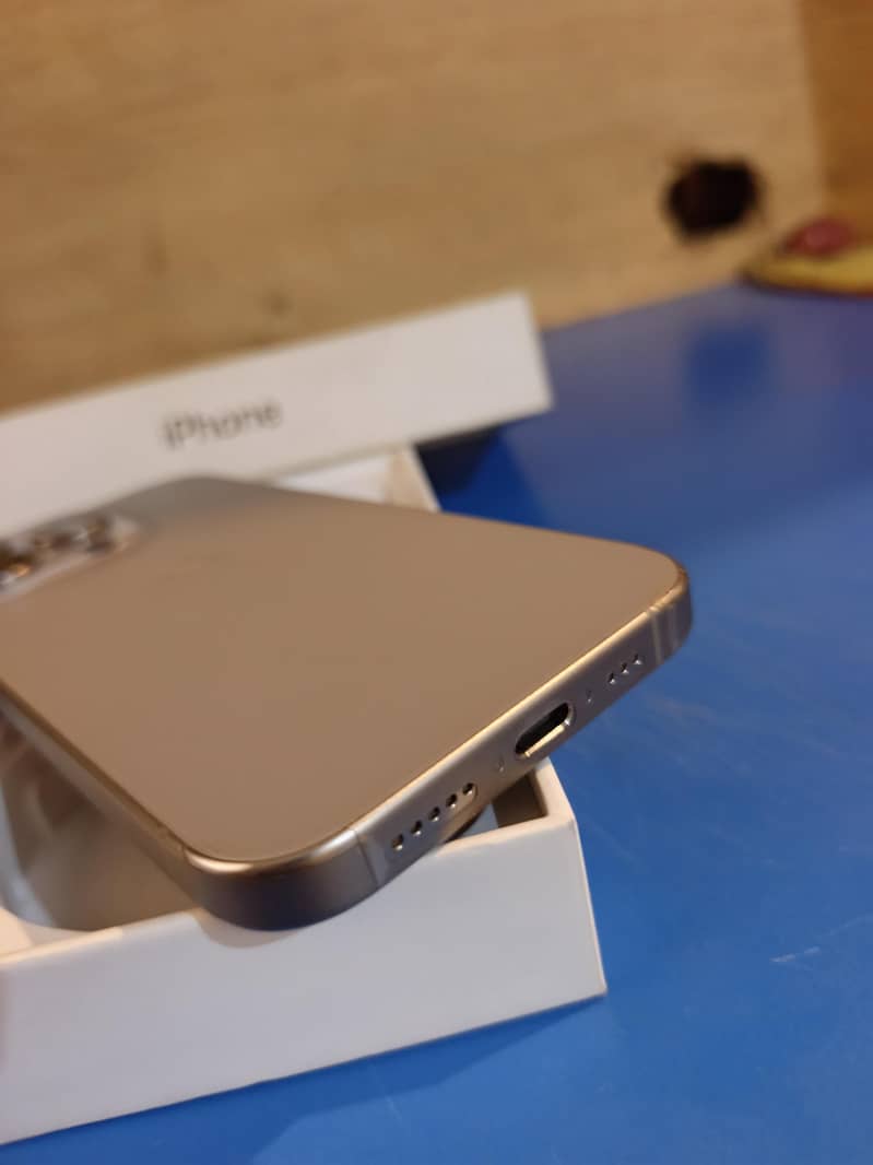 Apple iPhone 15 Pro 2