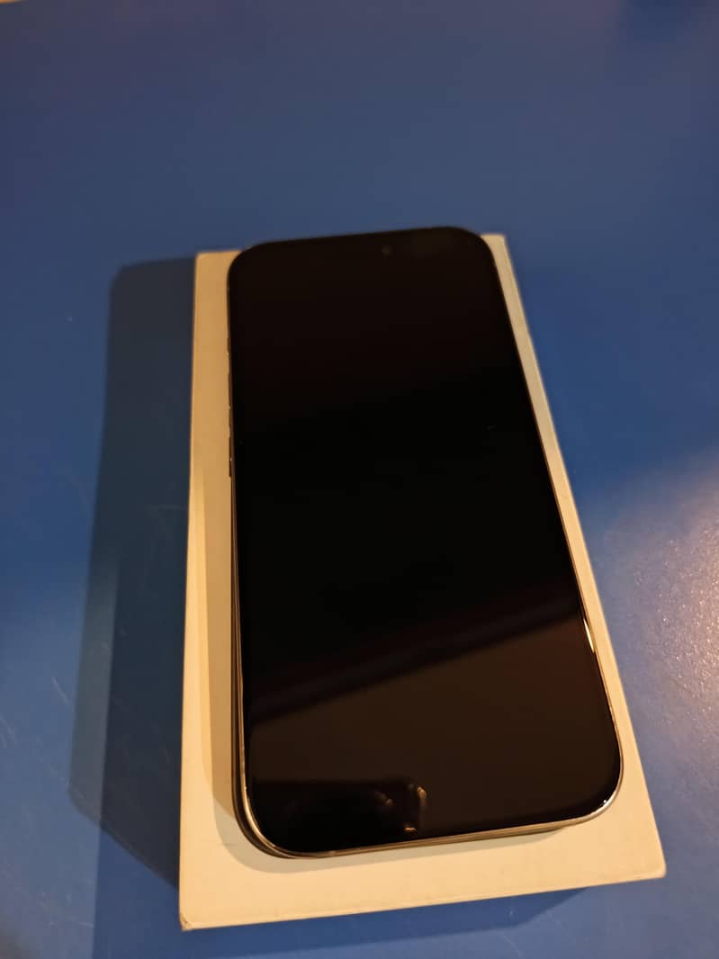 Apple iPhone 15 Pro 4