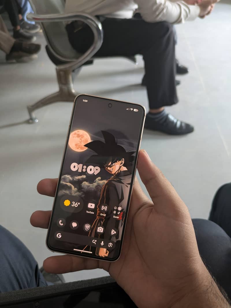 Google Pixel 8 2