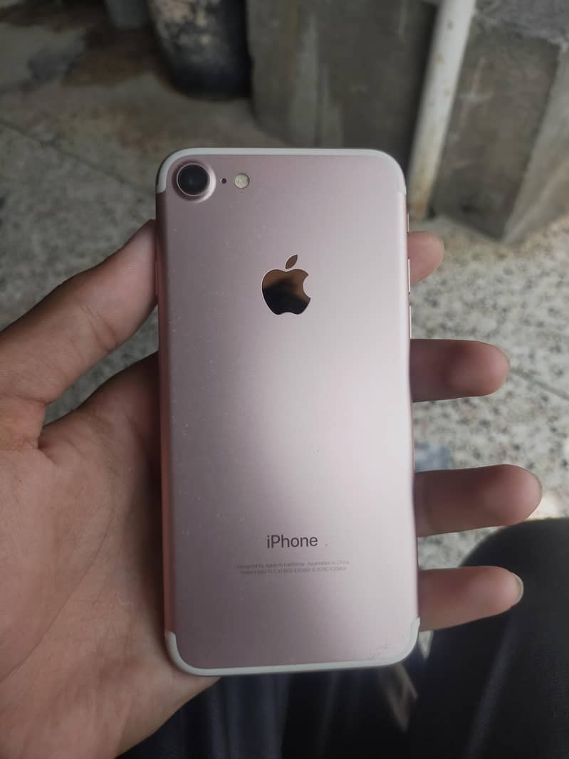 Apple iPhone 7 0