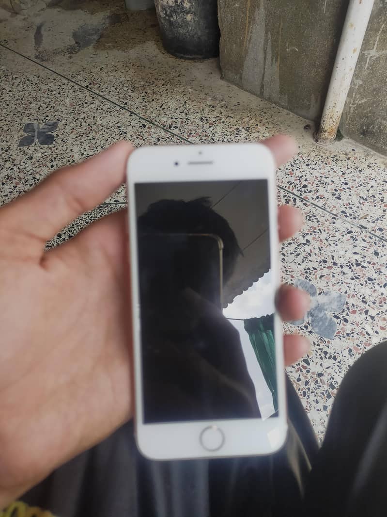 Apple iPhone 7 1