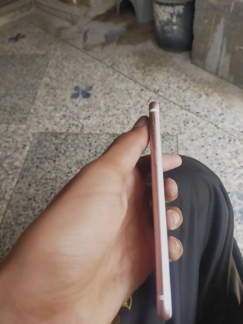 Apple iPhone 7 5