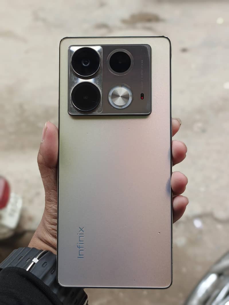 Infinix Note 40 0