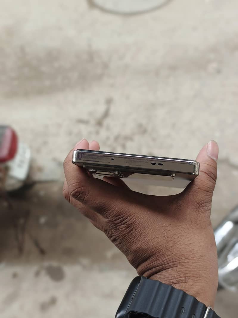 Infinix Note 40 4
