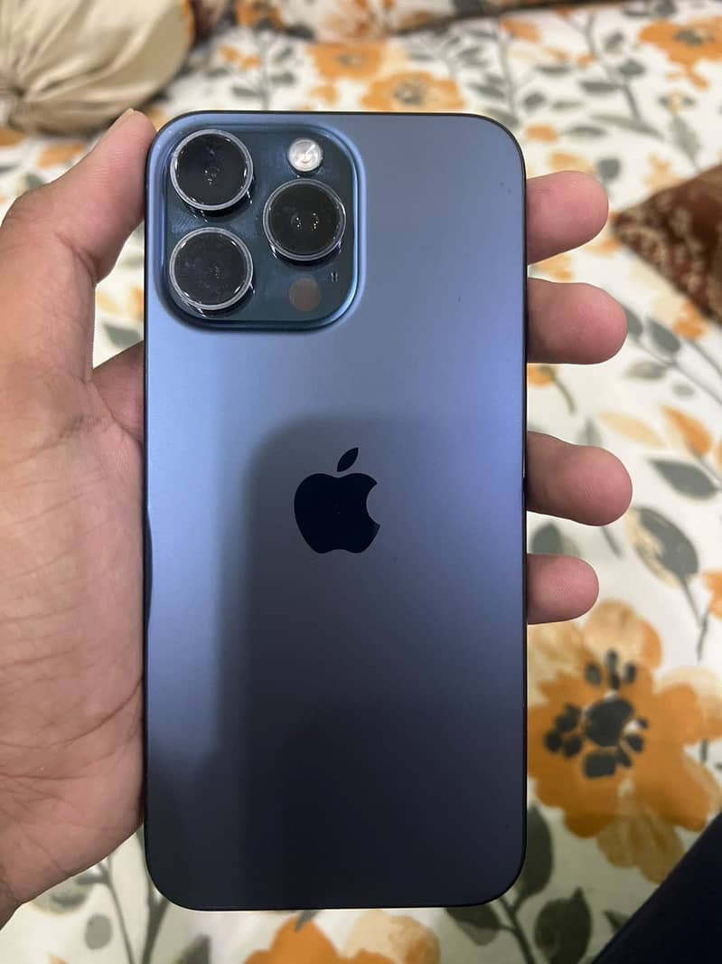 Apple iPhone 15 Pro Max 0