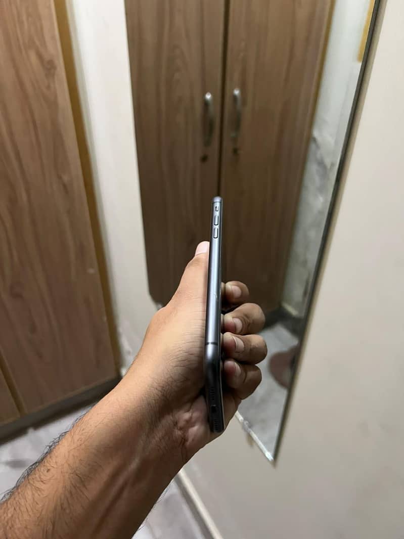 Apple iPhone 11 6