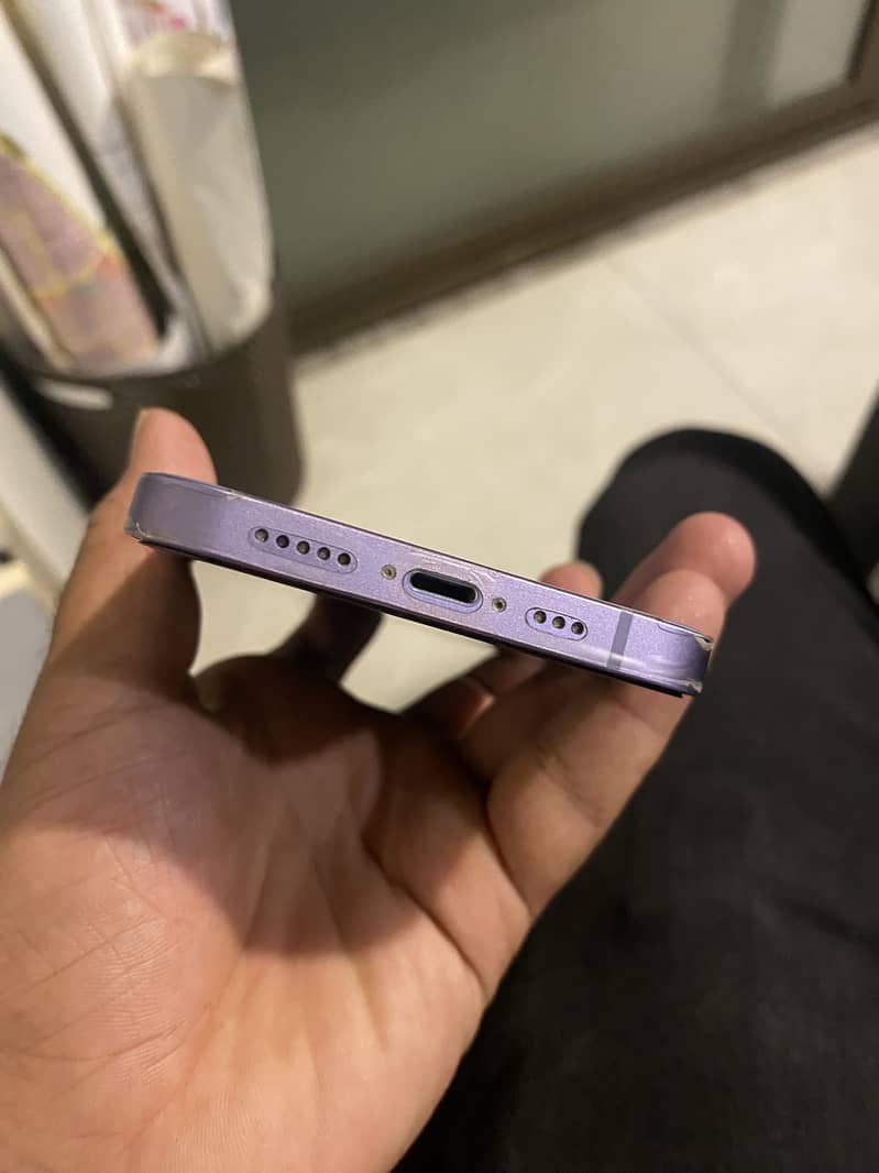 Apple iPhone 12 1