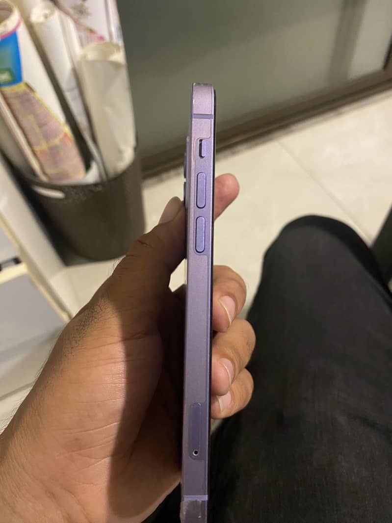 Apple iPhone 12 3