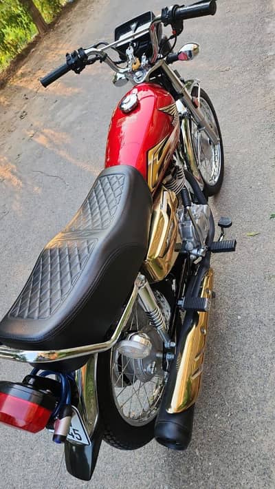 HONDA CG 125 RED GOLD EDITION 2026