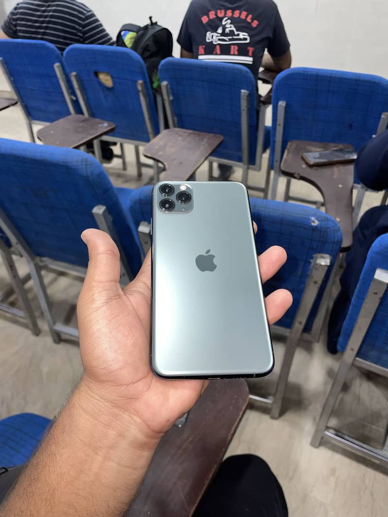 Apple iPhone 11 Pro Max 2
