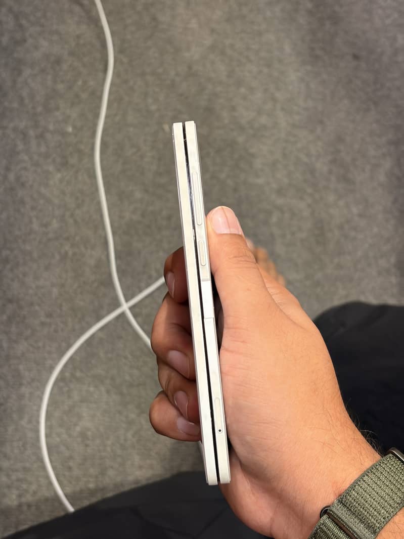Microsoft Surface Duo 4