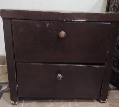Two bedside tables in good condition