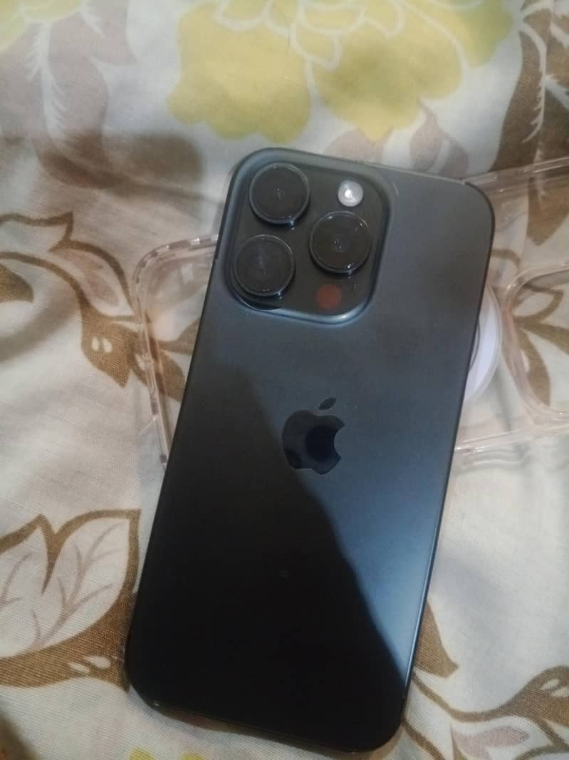 Apple iPhone 15 Pro 0