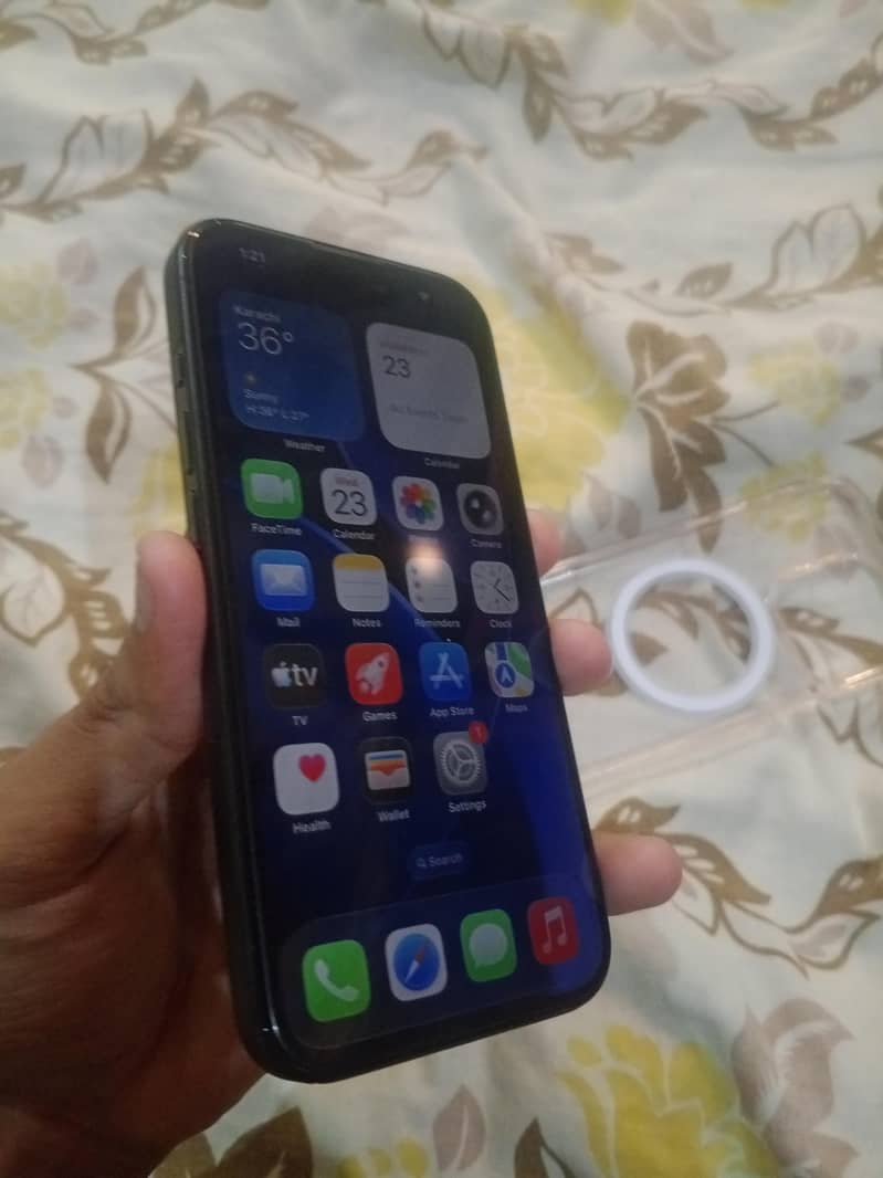 Apple iPhone 15 Pro 4