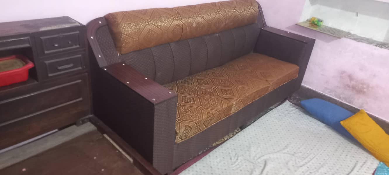 sofa. 3