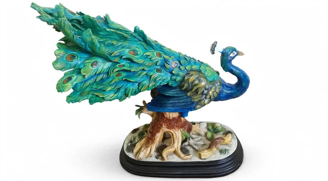 peacock statue 0