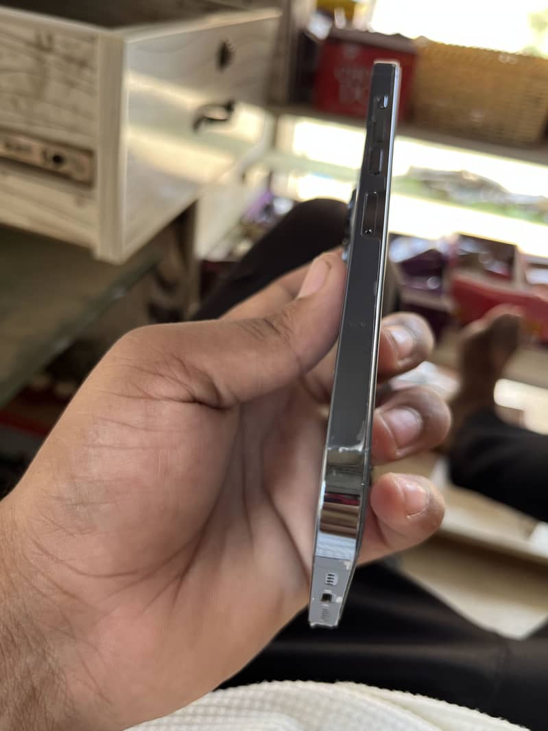 Apple iPhone 13 Pro Max 4