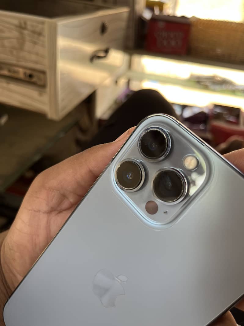 Apple iPhone 13 Pro Max 5