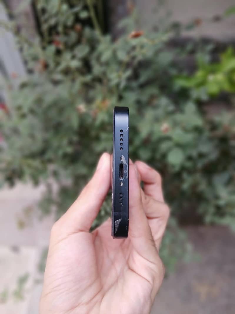 Apple iPhone 14 4