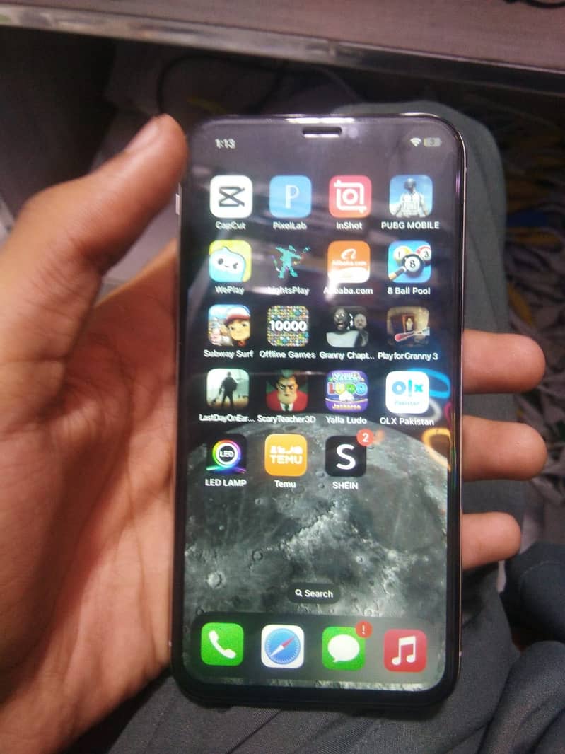 Apple iPhone X 4