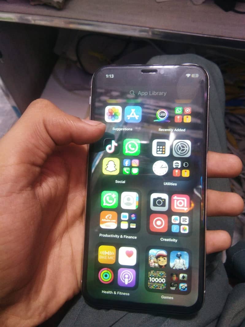 Apple iPhone X 5